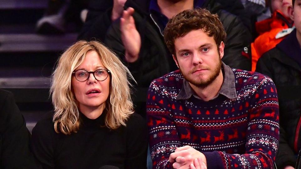 Meg Ryan und Sohn Jack Quaid bei einem NBA-Spiel 2017 in New York.