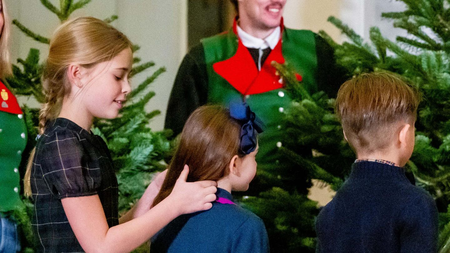 Prinzessin Leonore + Prinzessin Adrienne: Weihnachtsbaum? Egal! Madeleines Töchter haben Besseres zu tun