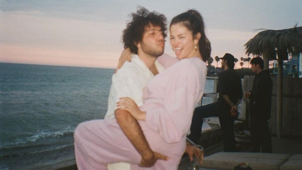 Dieses Foto mit Benny Blanco teilte Selena Gomez Anfang August 2024 bei Instagram.