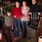 Schon drei Tage zuvor haben die vier Royals ihren Fans schon mit einem süßen Video vom Kerzenziehen frohe Weihnacht gewünscht. Dem können wir uns nur anschließen: God jul!