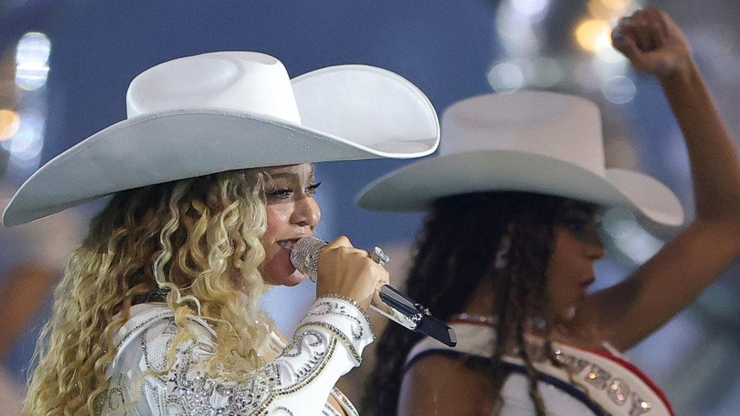 Weihnachts-Halbzeitshow der NFL: Beyoncé tritt mit Tochter Blue Ivy auf