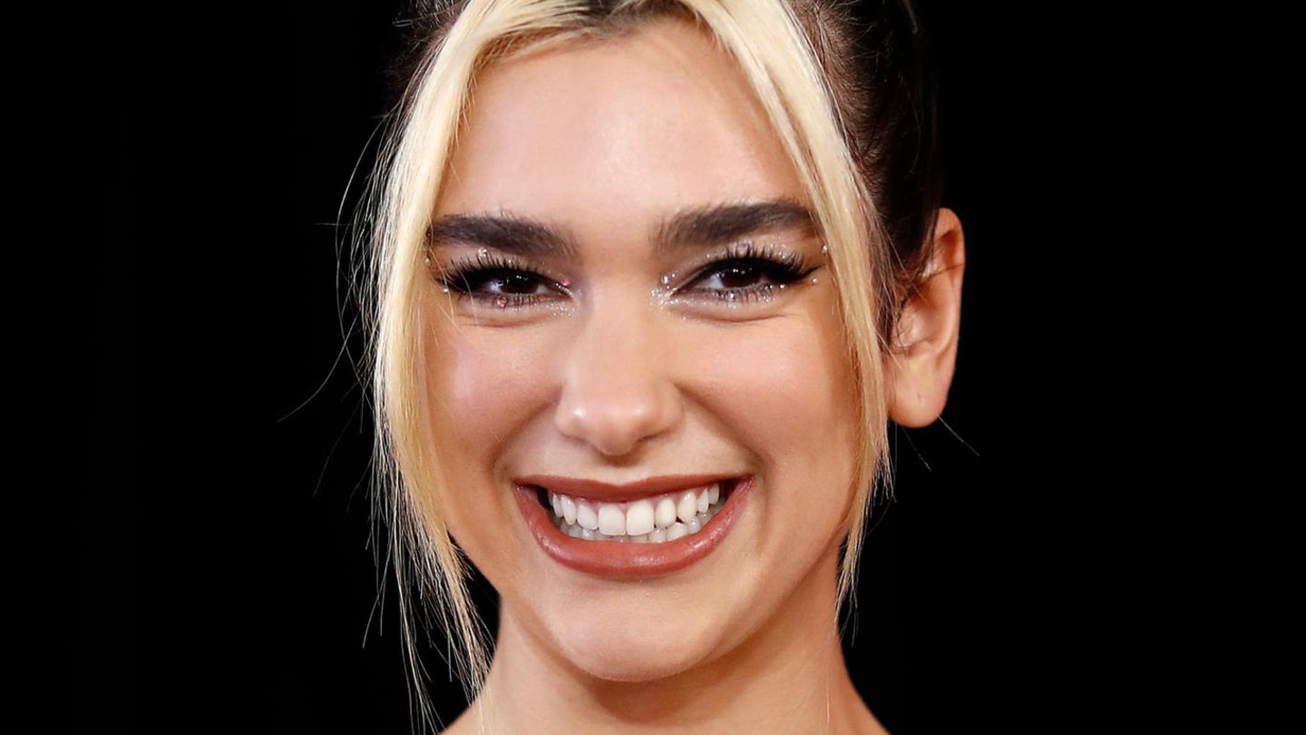 Dua-Lipa-Auch-optisch-stehen-bei-Dua-Lipa-alle-Zeichen-auf-New-Rules-