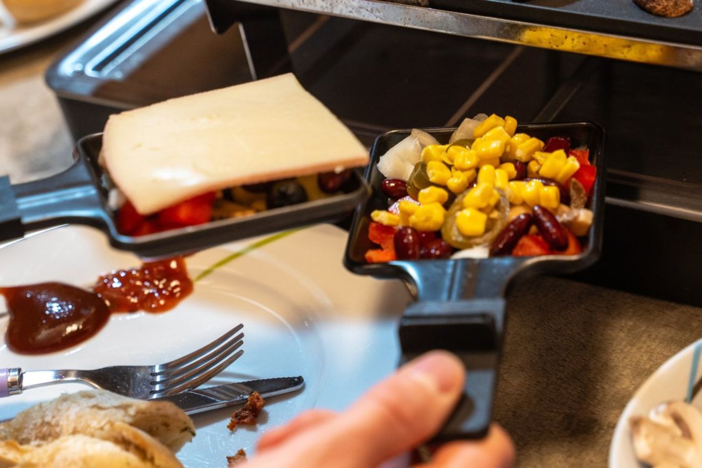 Silvester-Raclette: Kreative Rezept-Ideen fürs Pfännchen | GALA.de