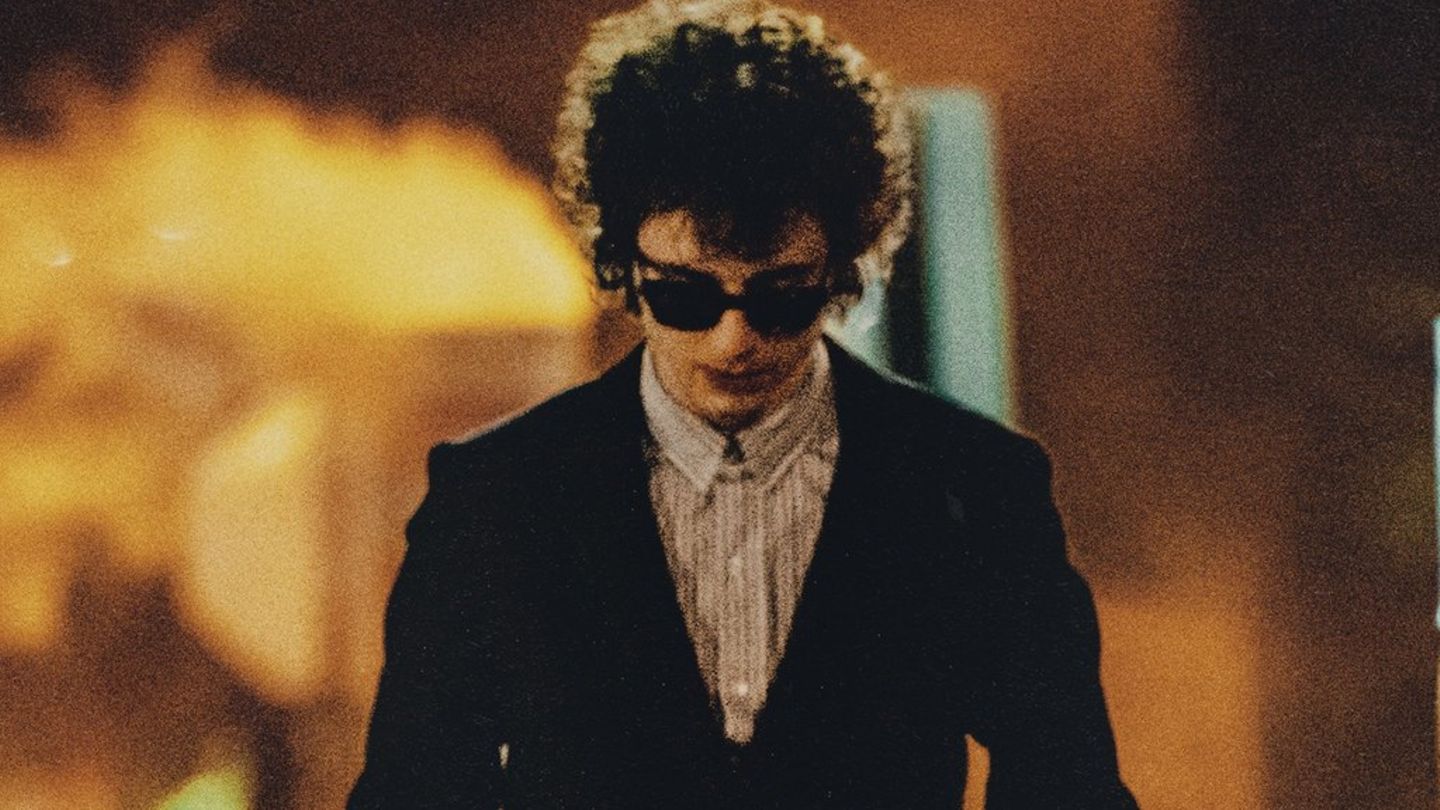 bob-dylan-biopic-mit-timoth-e-chalamet-a-complete-unknown-berzeugt-in-kinos