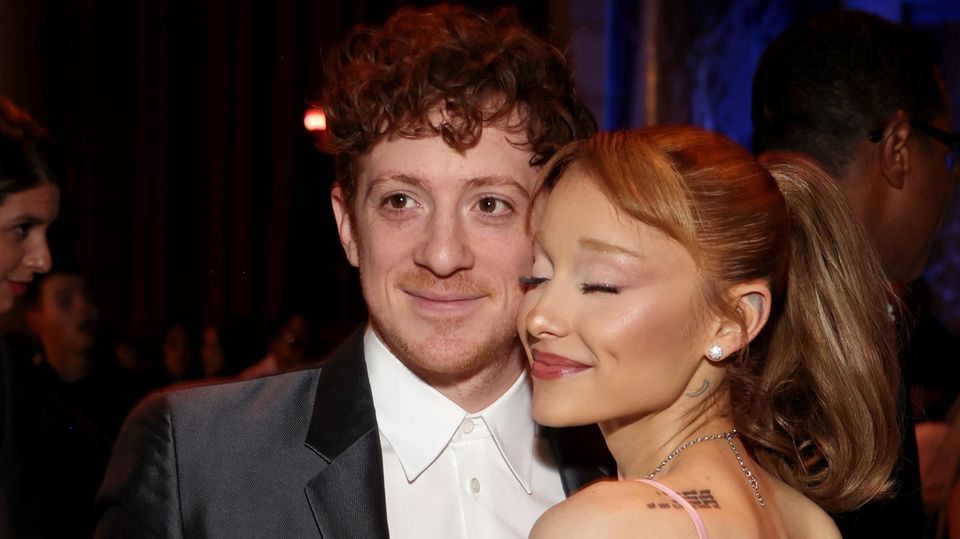 Ethan Slater und Ariana Grande bei der Gala der "National Board of Review Awards" am 7. Januar 2025 in New York City.