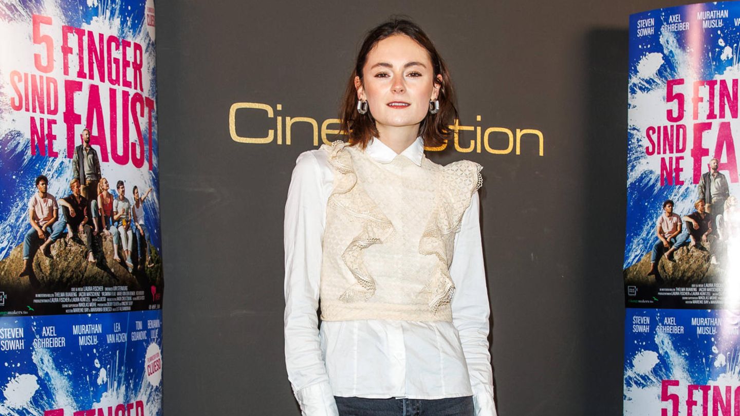 Deutsche-Events-Lea-van-Acken-er-ffnet-die-Kino-Saison-mit-interessantem-Look