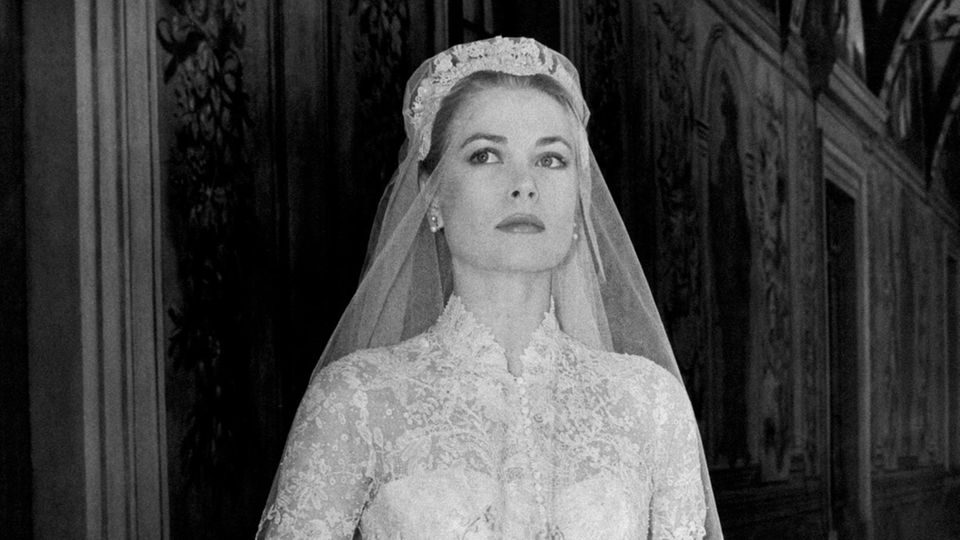 Grace Kelly bei ihrer Hochzeit mit Fürst Rainier im April 1956.