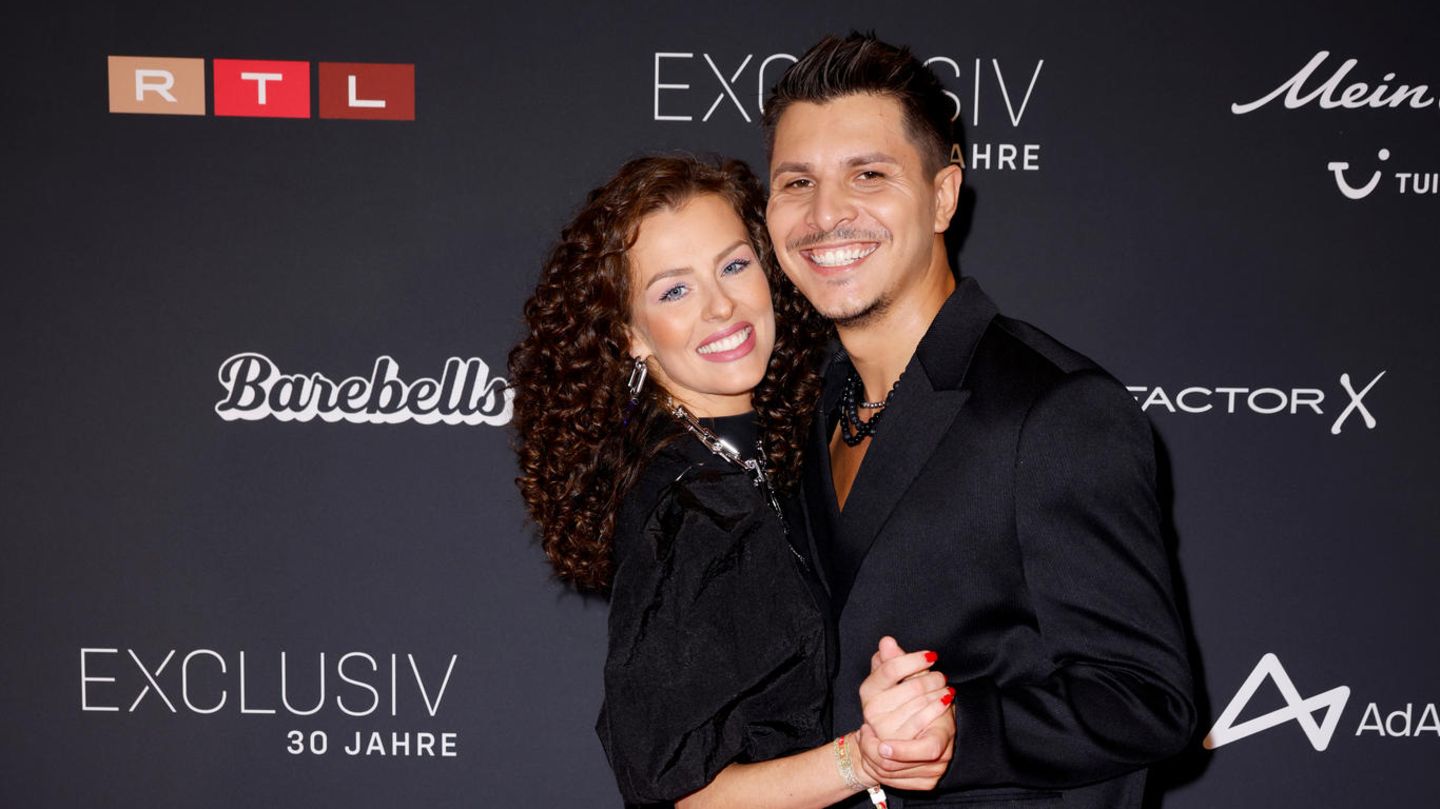 Star-Looks: Herrlich normal zeigen sie sich abseits von "Let's Dance" mit ihren Zwillingen