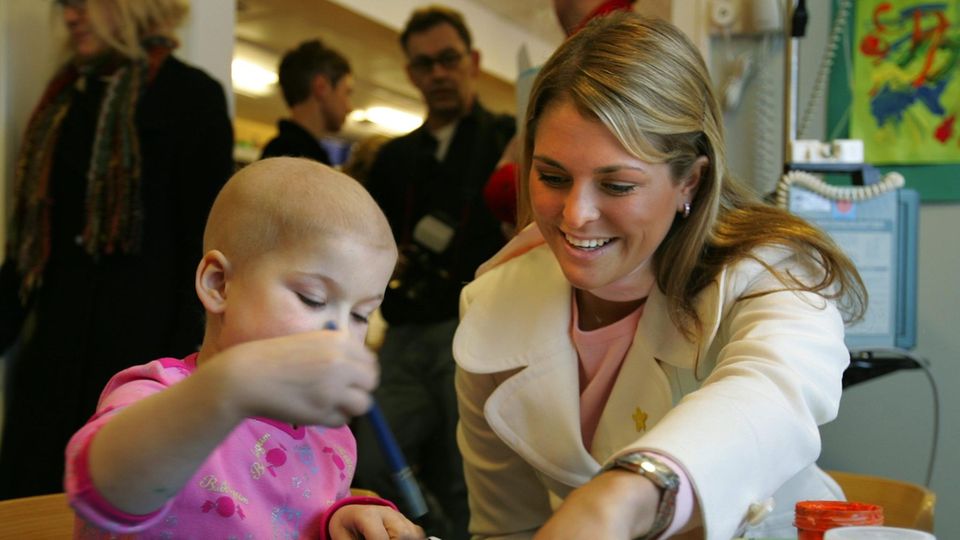 Prinzessin Madeleine bei einem Besuch im Krankenhaus für "Min Stora Dag" 2005.