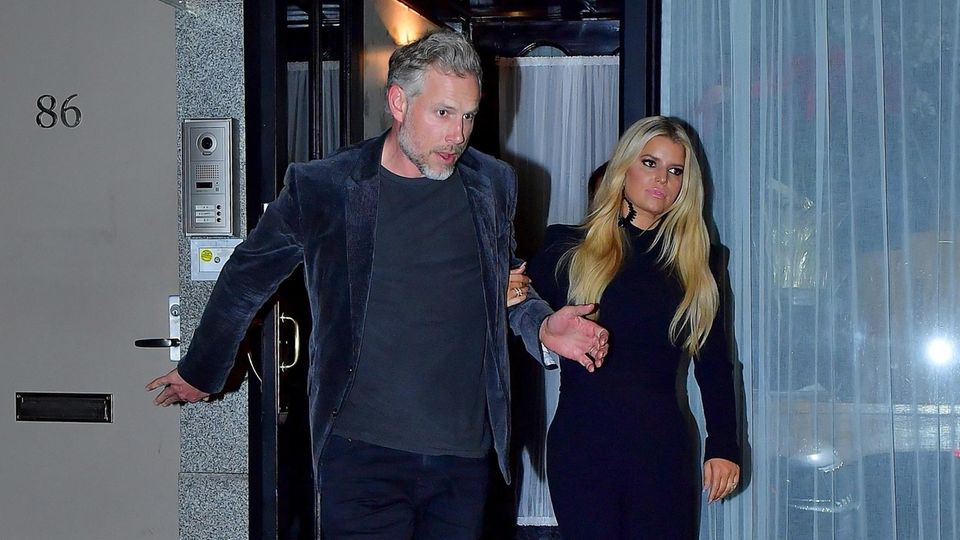 Eric Johnson und Jessica Simpson bei einem Abendessen in New York City im Februar 2020.