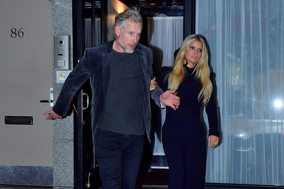 Eric Johnson und Jessica Simpson bei einem Abendessen in New York City im Februar 2020.