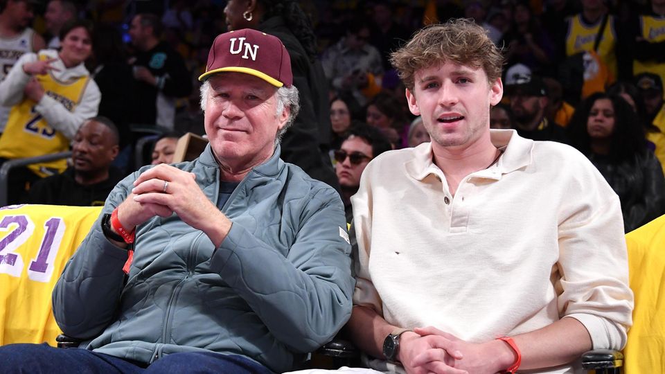 Will Ferrell mit seinem Sohn Magnus beim Spiel der Los Angeles Lakers am 13. Januar 2025