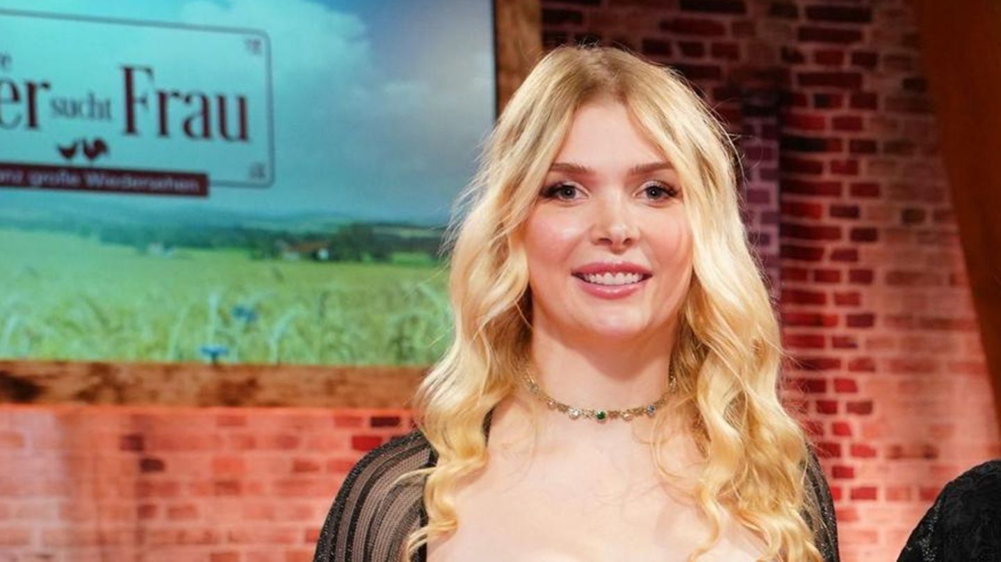 Bauer sucht Frau: Pferdewirtin Carolin zeigt sich in sexy Dessous von ihrer sinnlichen Seite