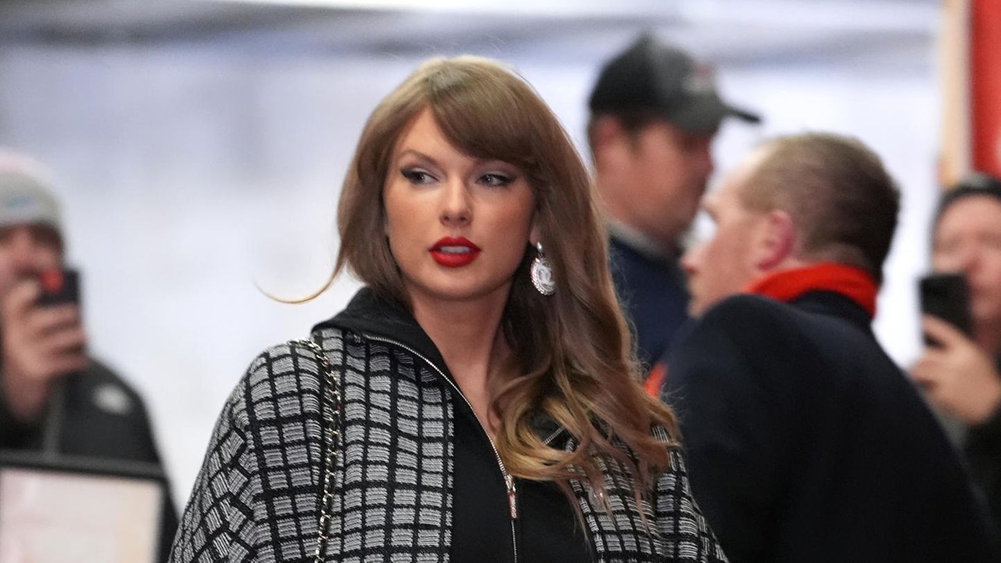 wem-steht-s-besser-ist-taylor-swift-mit-dem-look-vom-runway-ganz-sicher-nicht-mehr