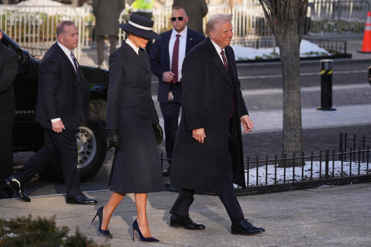 Melania Trump bei Amtseinführung Ihr Look sendet eine klare Message