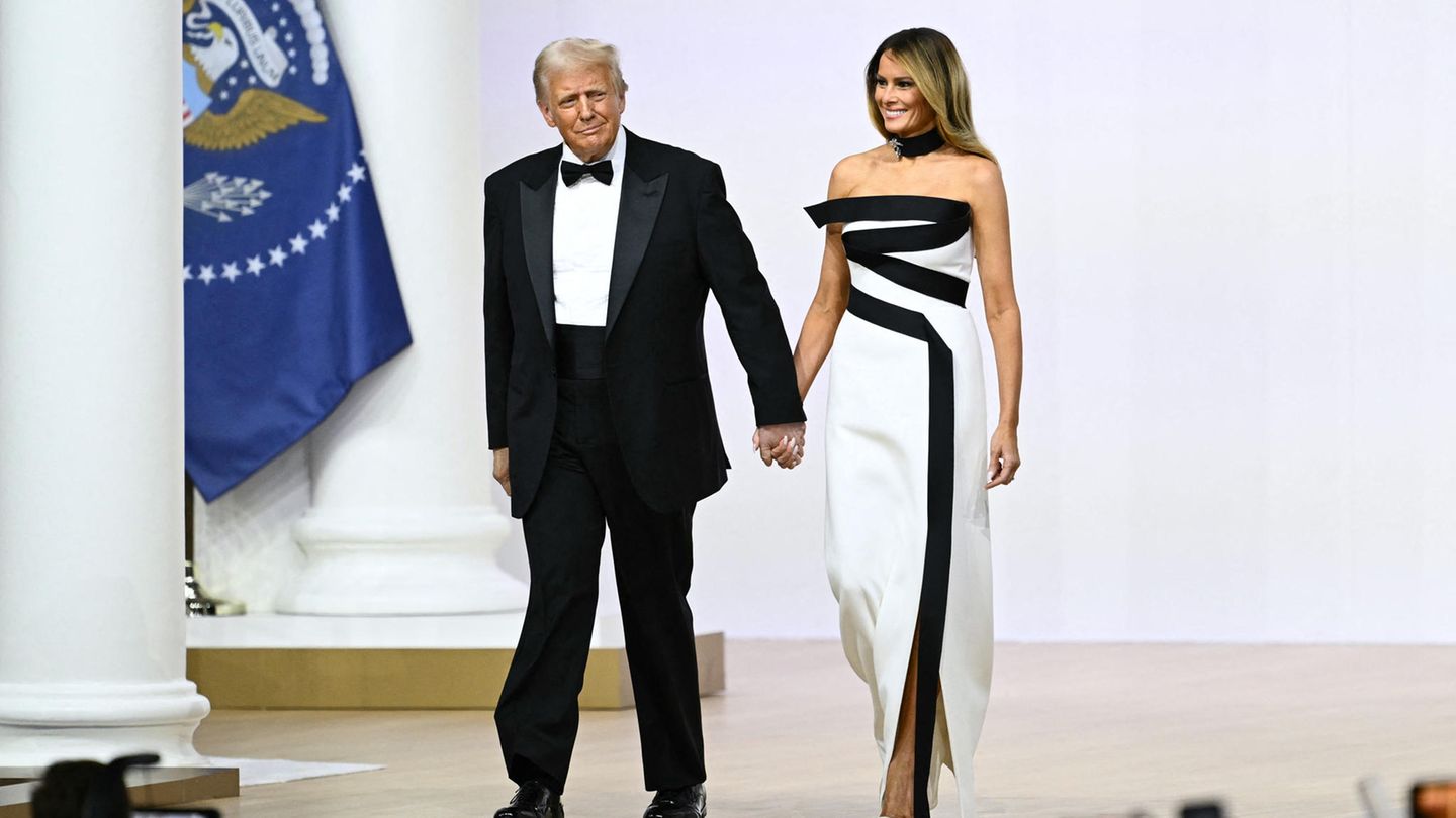 Melania Trump: Mit ihrem Kleid zieht sie eine überraschende Parallele zur Amtseinführung 2017