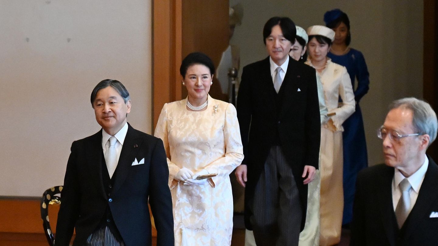 Japan: Die Kaiserfamilie lädt zur traditionellen Neujahrslesung