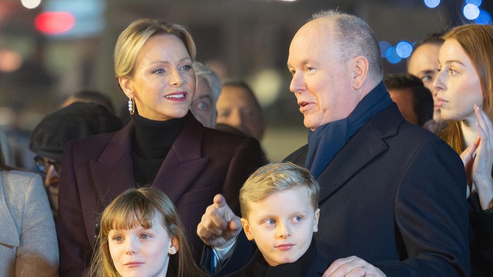 Fürstin Charlène, Prinzessin Gabriella, Prinz Jacques und Fürst Albert