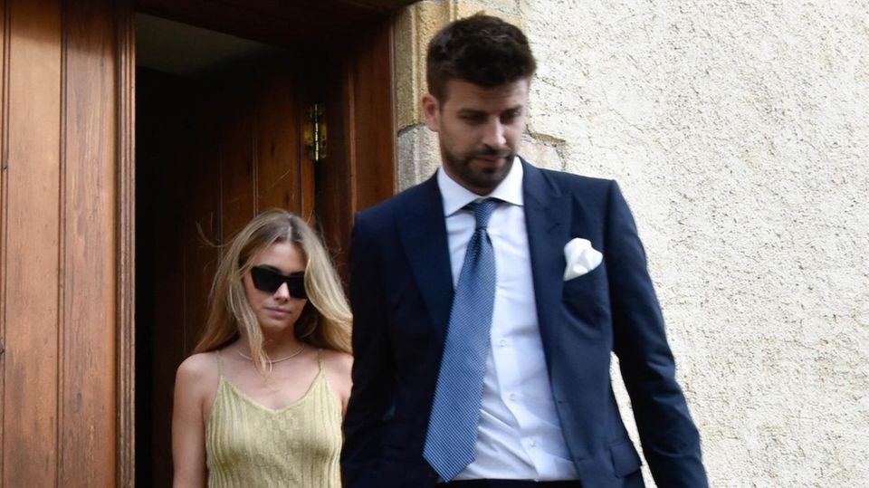 Clara Chia Marti und Gerard Piqué bei der Hochzeit seines Bruders Marc Piqué in Sant Vicenç de Montalt, Spanien.