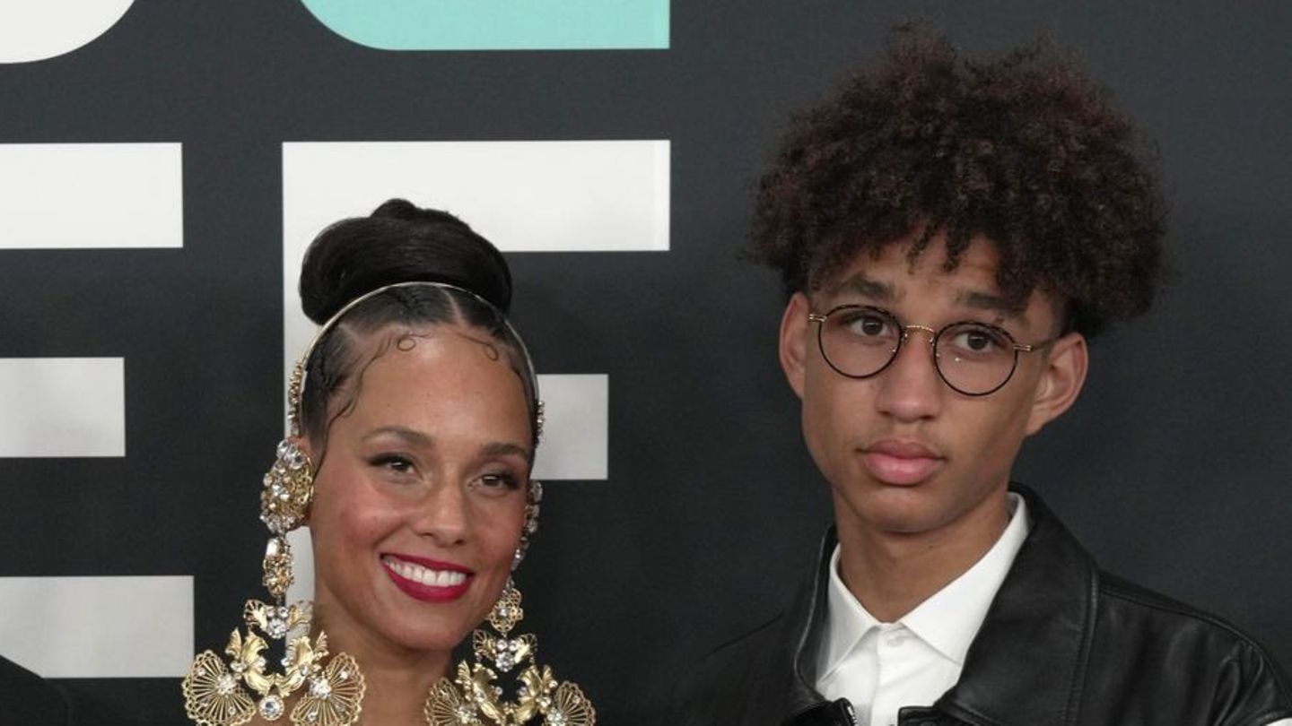 Star-Kids: Nicht nur Alicia Keys zeigt, dass ihre Kids groß geworden sind ...