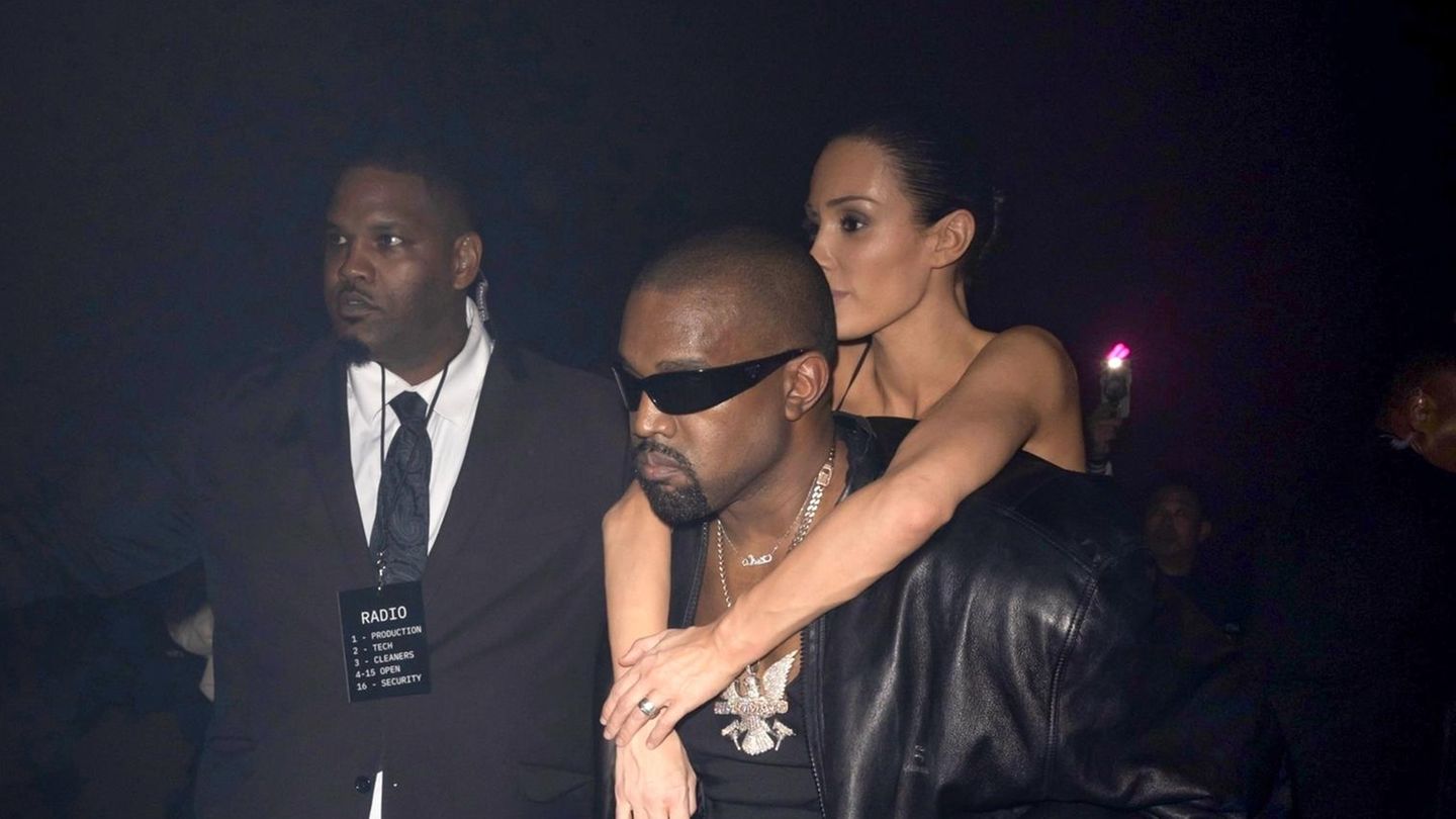 kanye-west-das-haben-kanye-west-und-bianca-censori-nach-dem-nackt-skandal-getrieben