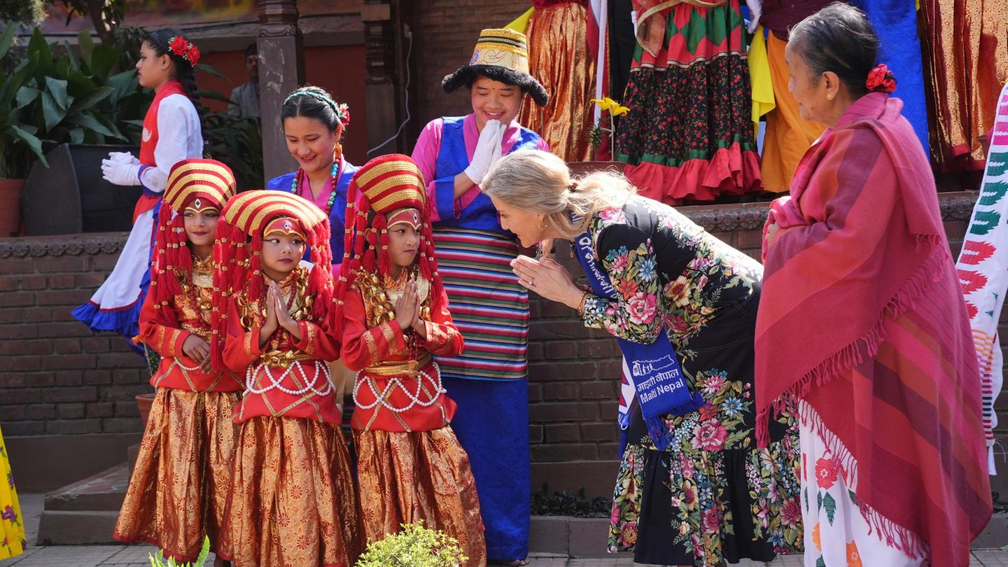 Britische Königsfamilie: In Nepal erobert Herzogin Sophie die Herzen im Sturm