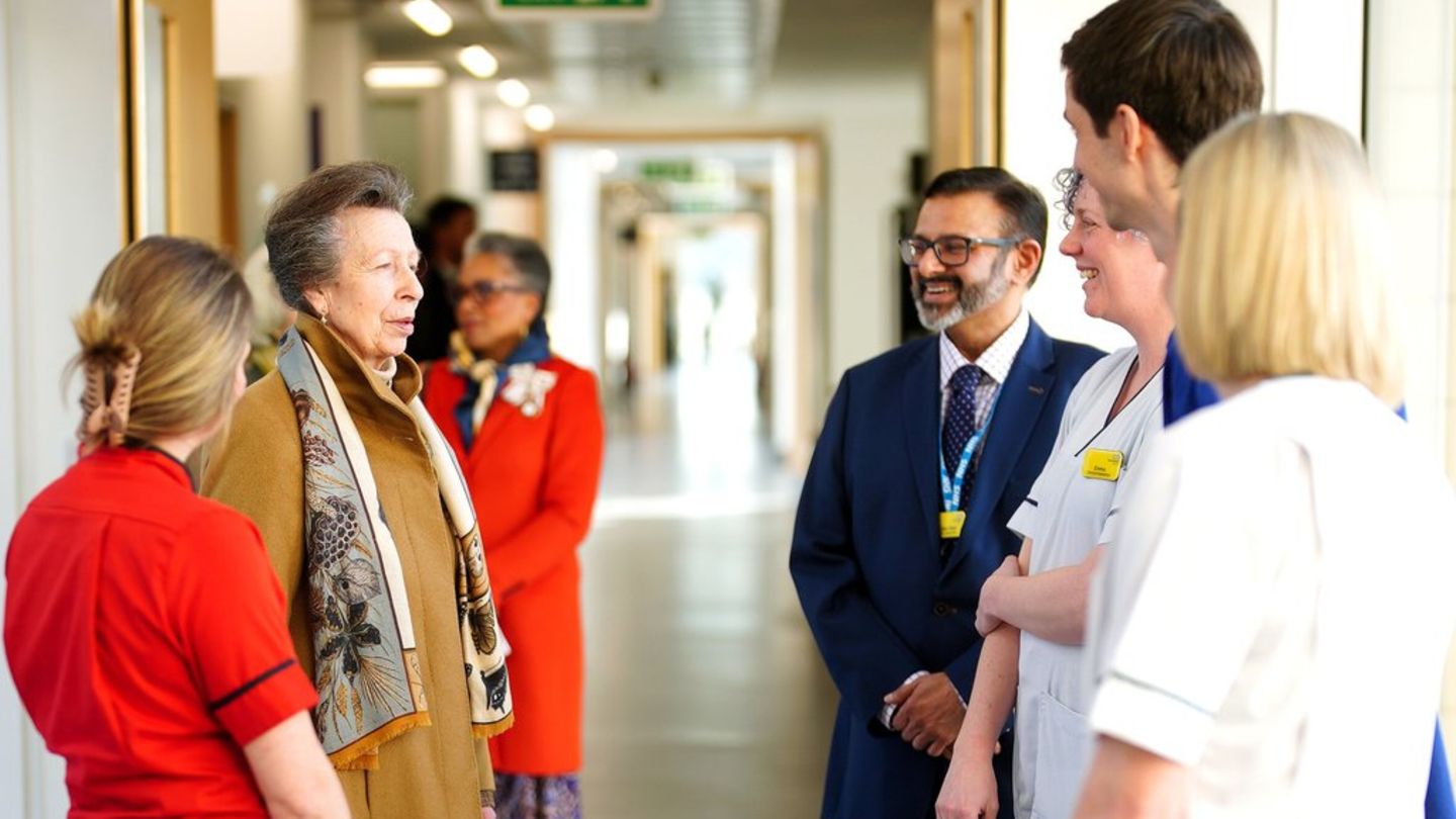 Prinzessin Anne: Überraschungsbesuch im Krankenhaus