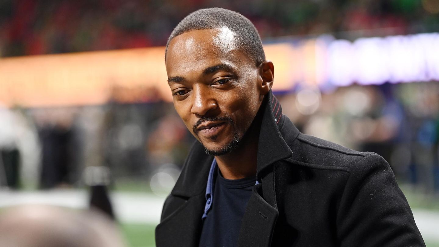 Anthony Mackie: Anthony Mackie verliert emotionale Worte über seine Rolle als Captain America