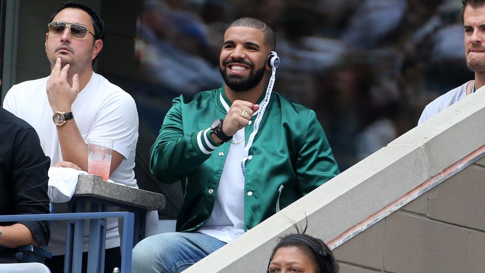 Drake feuerte Serena Williams beim Halbfinale der US Open am 11. September 2015 in New York City an.