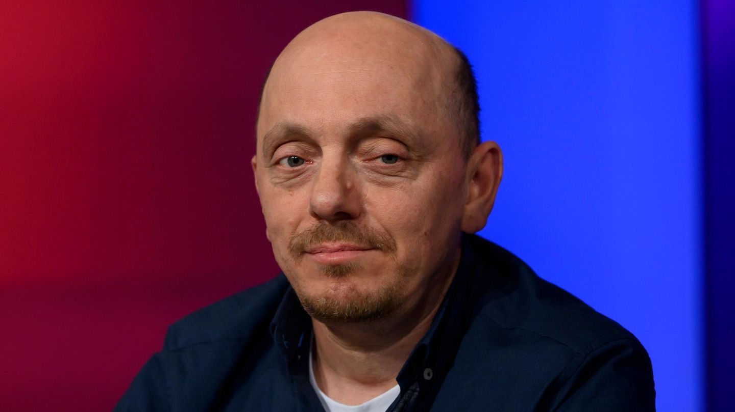 Bernhard Hoëcker: Nach ICE-Unglück meldet er sich selbst zu Wort | GALA.de