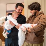Erst im vergangenen August ist Prinz Hussein selbst Papa geworden und kann die Emotionen von seinem Schwager Jameel bestimmt gut nachempfinden. Umso schöner ist das Kennenlernen für den Prinzen und seine Familie. Neugierig blickt Prinzessin Iman hier auf ihre neugeborene Cousine Amina. 