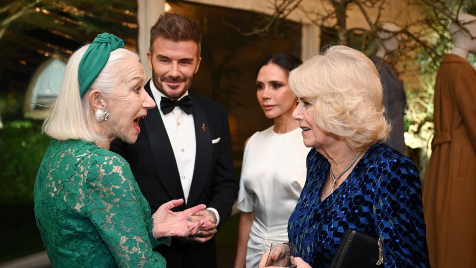 "La Dolce Vita" in Highgrove House: Helen Mirren und die Beckhams zählten zu den illustren Gästen, die ein italienisches Dinner mit Charles und Camilla genießen durften.