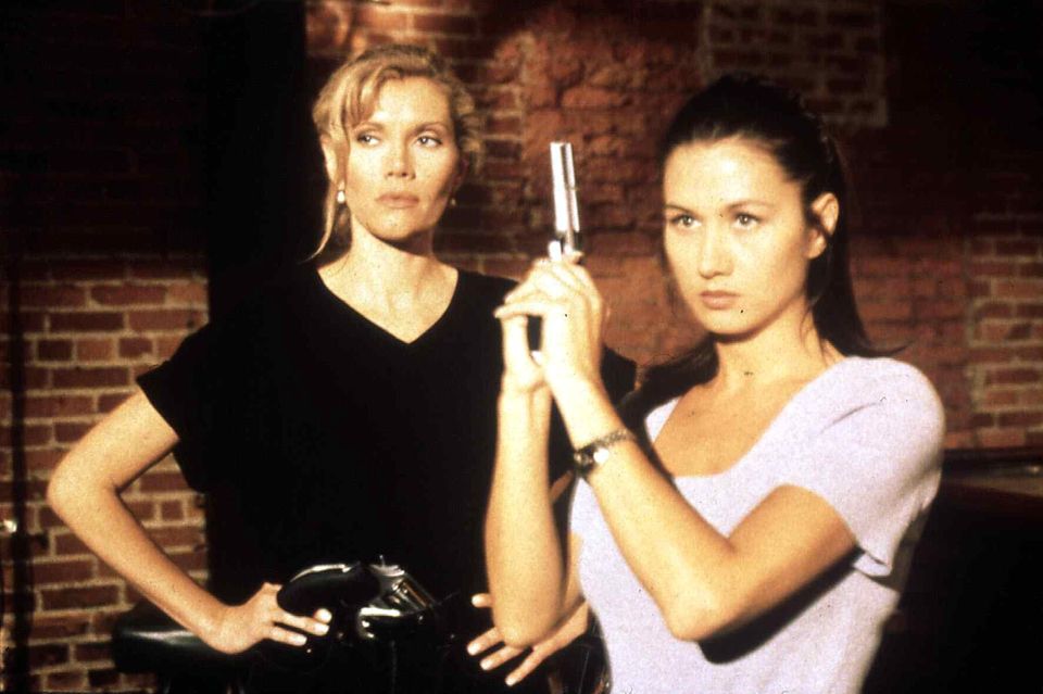 Lana Clarksson und liat Goodson in DeM Film "Mit köpfchen und kurven" 1997