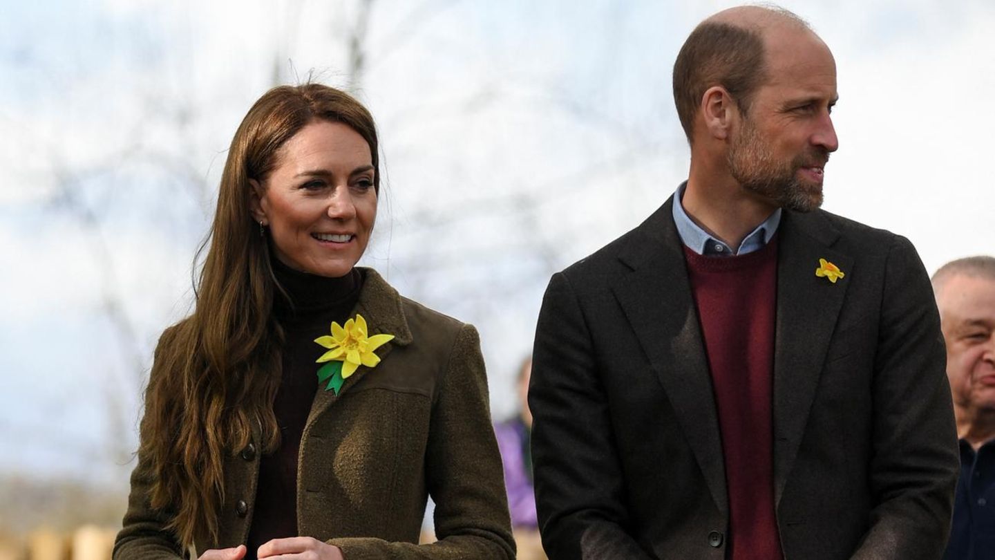 Lieblingsst-cke-18-Jahre-alt-Diese-Jacke-trug-Kate-zuletzt-vor-ihrer-Ehe-mit-Prinz-William