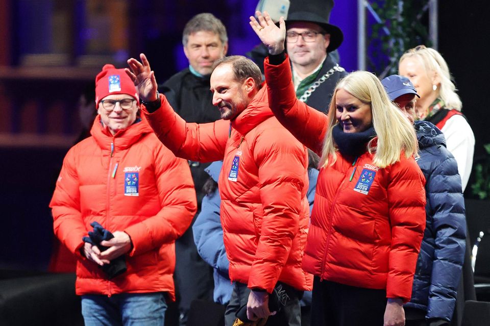 Prince Haakon und Princessin Mette-Marit der eröffSfeier der 55. Nordischen skiweltmeischaften am 26. February 2025