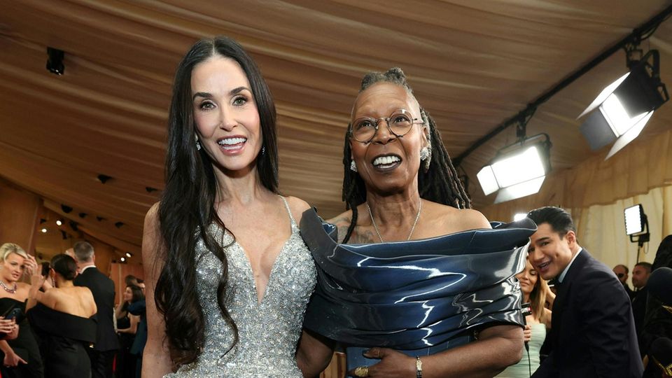 Reunion bei den Oscars 2025: Demi Moore und Whoopi Goldberg