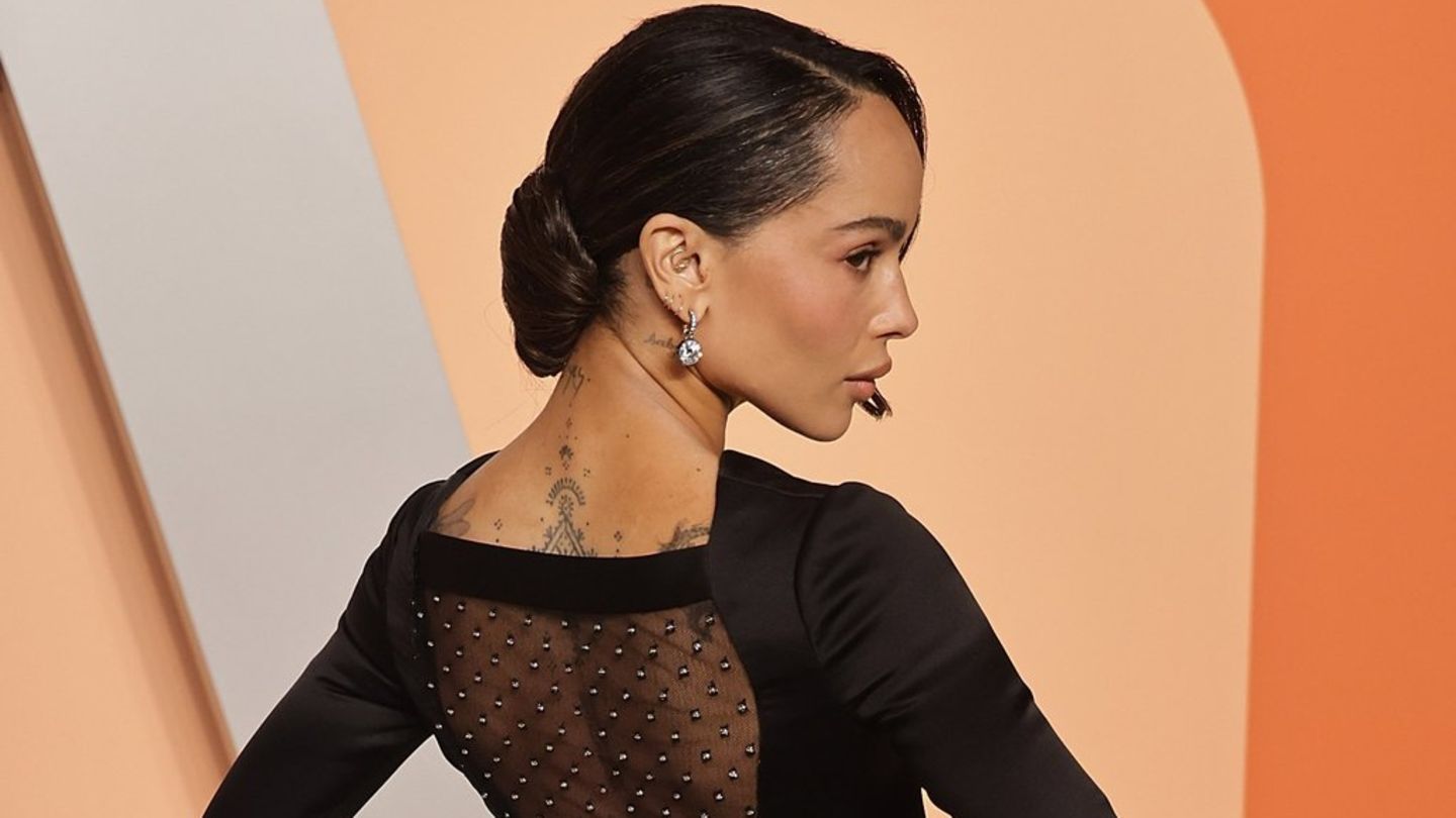 Zoë Kravitz: Oscar-Kleid präsentiert ihren nackten Po