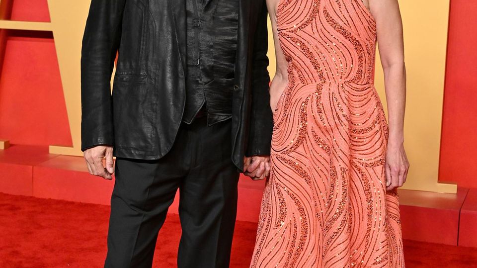 Im Oktober 2023 feiern Jeffrey Nordling und Helen Hunt ihr Red-Carpet-Debüt