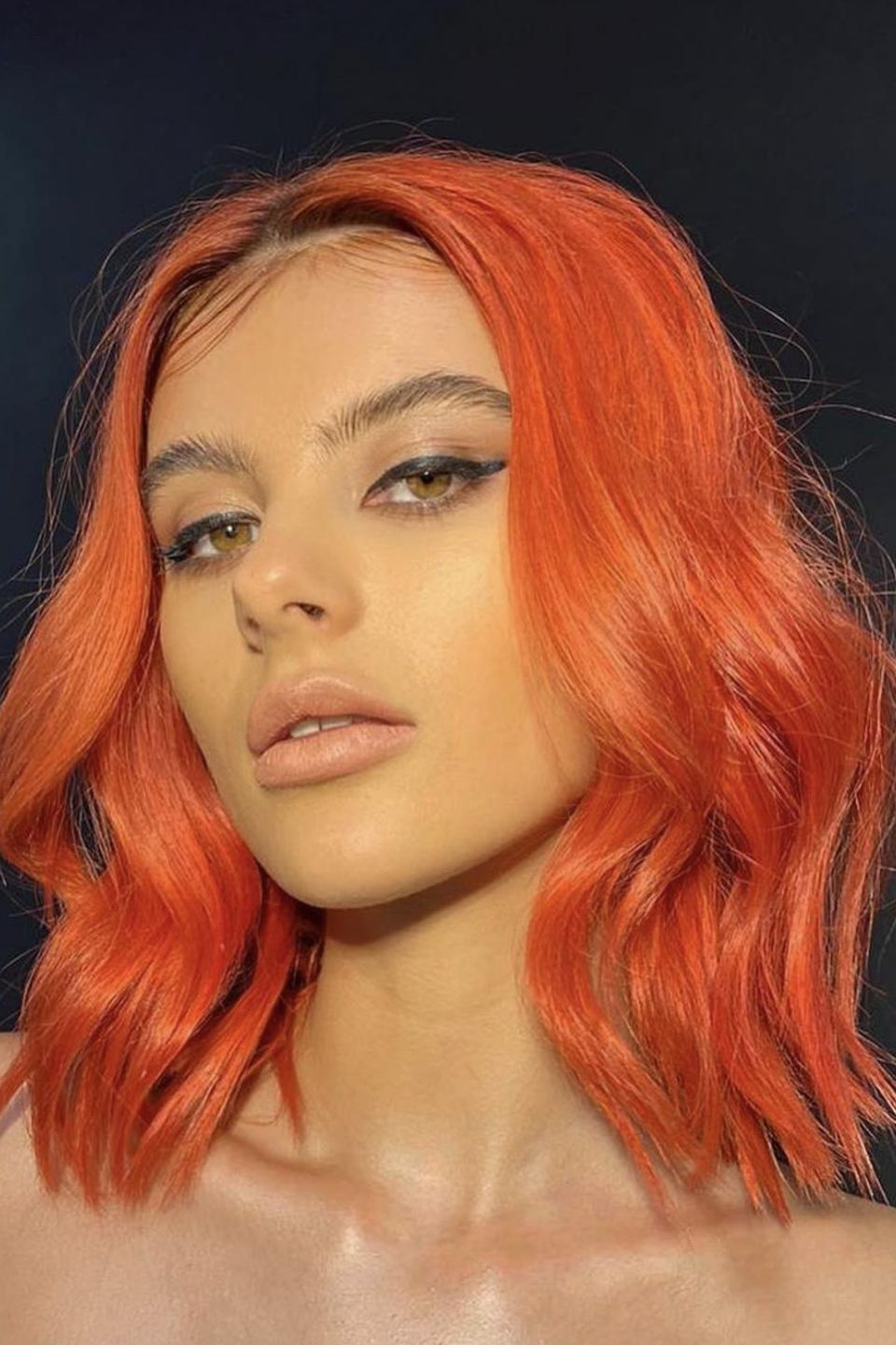 Von ihrer braunen Naturhaarfarbe sieht Romina Palm nach ihrem Umstyling nichts mehr. Stattdessen verpasste Heidi ihr einen rot-orangefarbenen Bob. Die für die Kölnerin anfangs krasse Umstellung gewinnt sie mit der Zeit lieb. 
