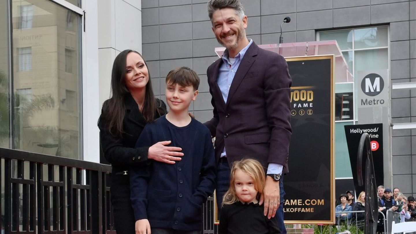 Stern auf dem Walk of Fame: Christina Ricci feiert mit ihrer Familie