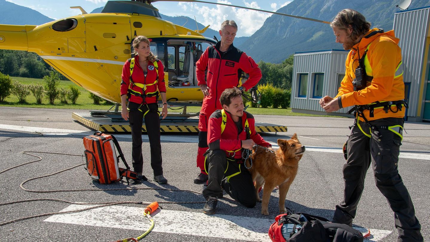 TV-News des Tages: Teamfoto von "Die Bergretter" kurbelt Vorfreude auf neue Staffel an