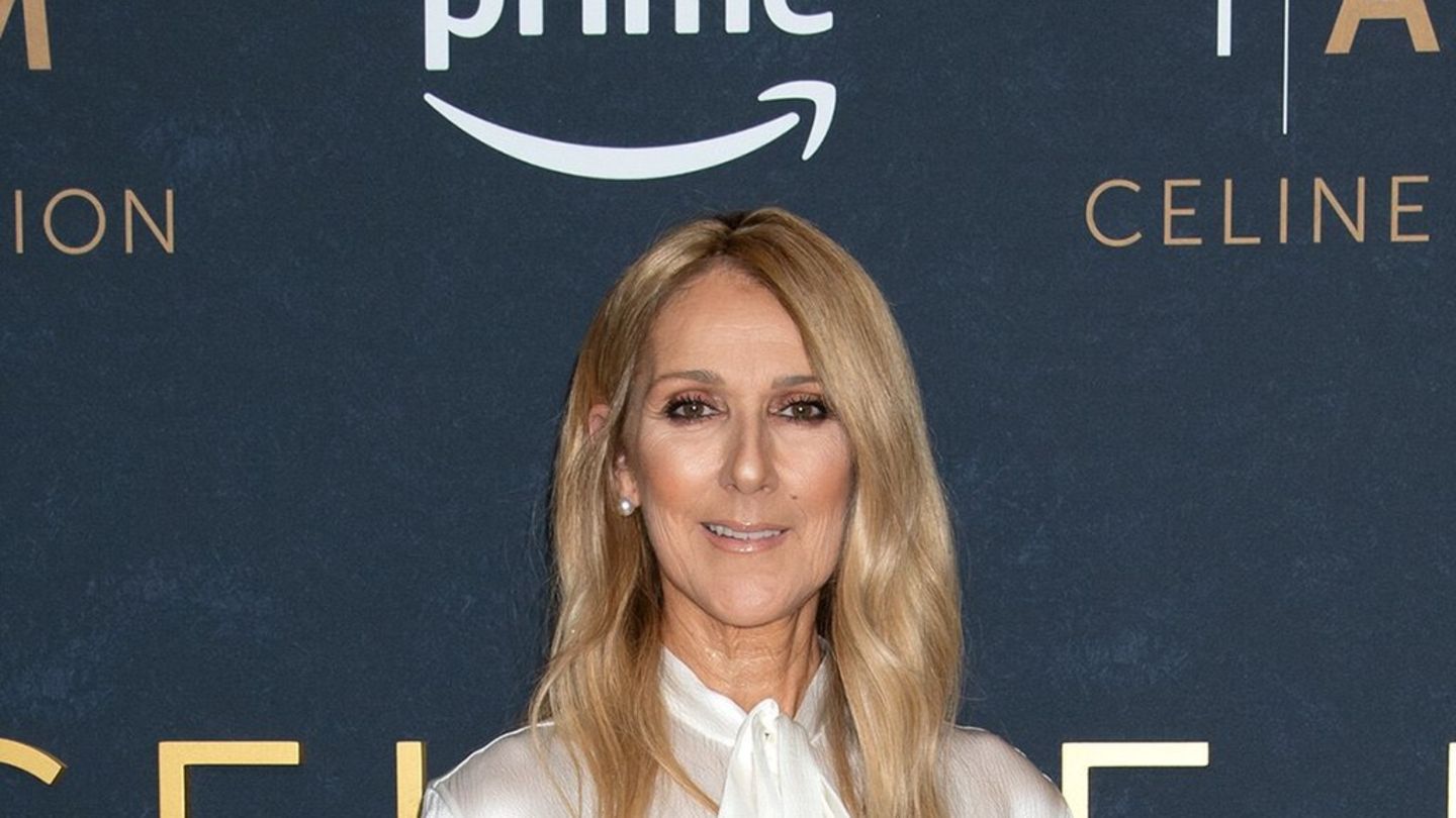 Céline Dion tanzt beschwingt über Golfplatz: Ihre Krankheit sieht man ihr nicht an