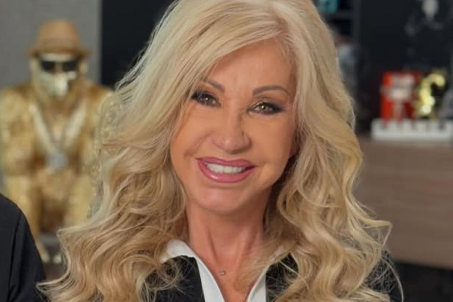 Carmen Geiss: Nach Facelift lässt sie sich erneut am Gesicht operieren |  GALA.de