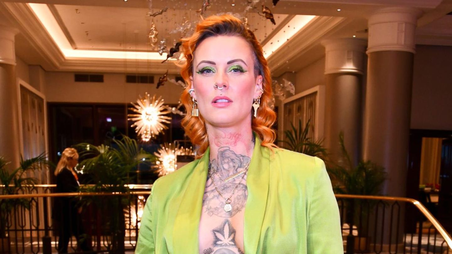 Jennifer-Weist-Nach-sexuellem-bergriff-wurde-ich-als-T-terin-best-rkt-
