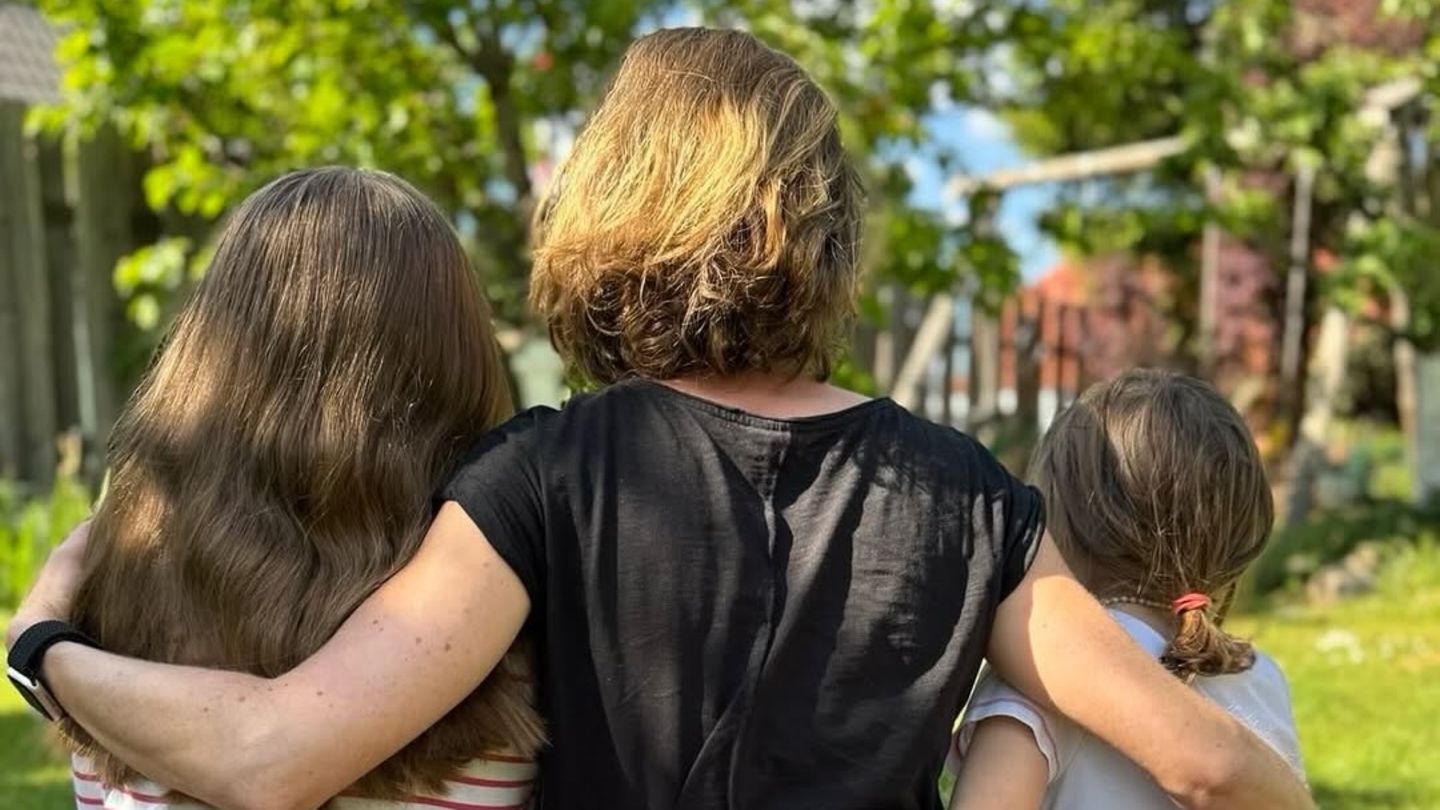 Muttertag-2025-Zum-Muttertag-teilt-sie-ein-seltenes-Foto-mit-ihren-T-chtern