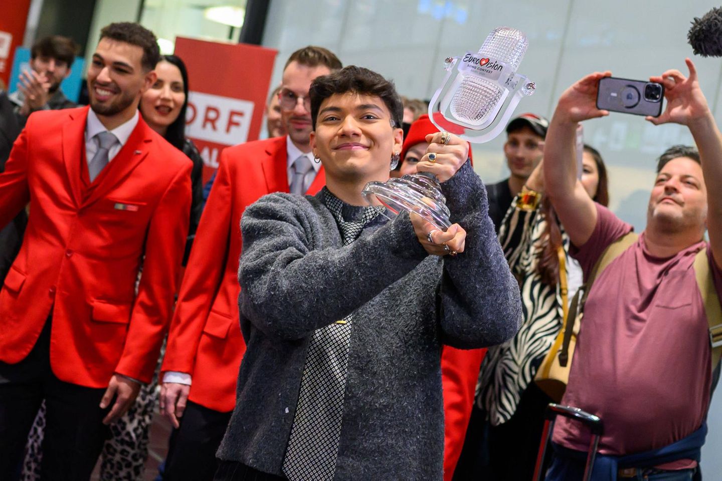ESC-Gewinner JJ kommt in seiner Heimat an