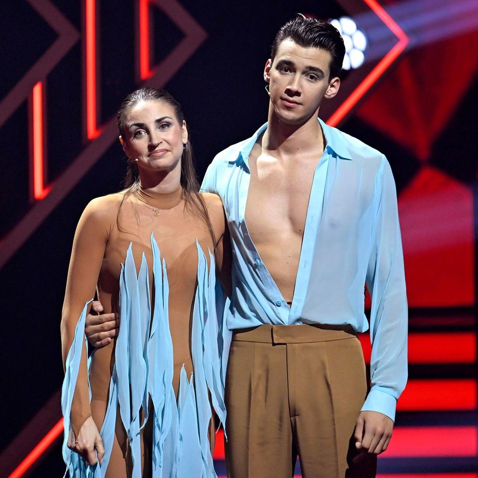 Dancing on Ice (Sat.1): Dieses Dekolleté beim Finale sorgt für Diskussionen  | GALA.de
