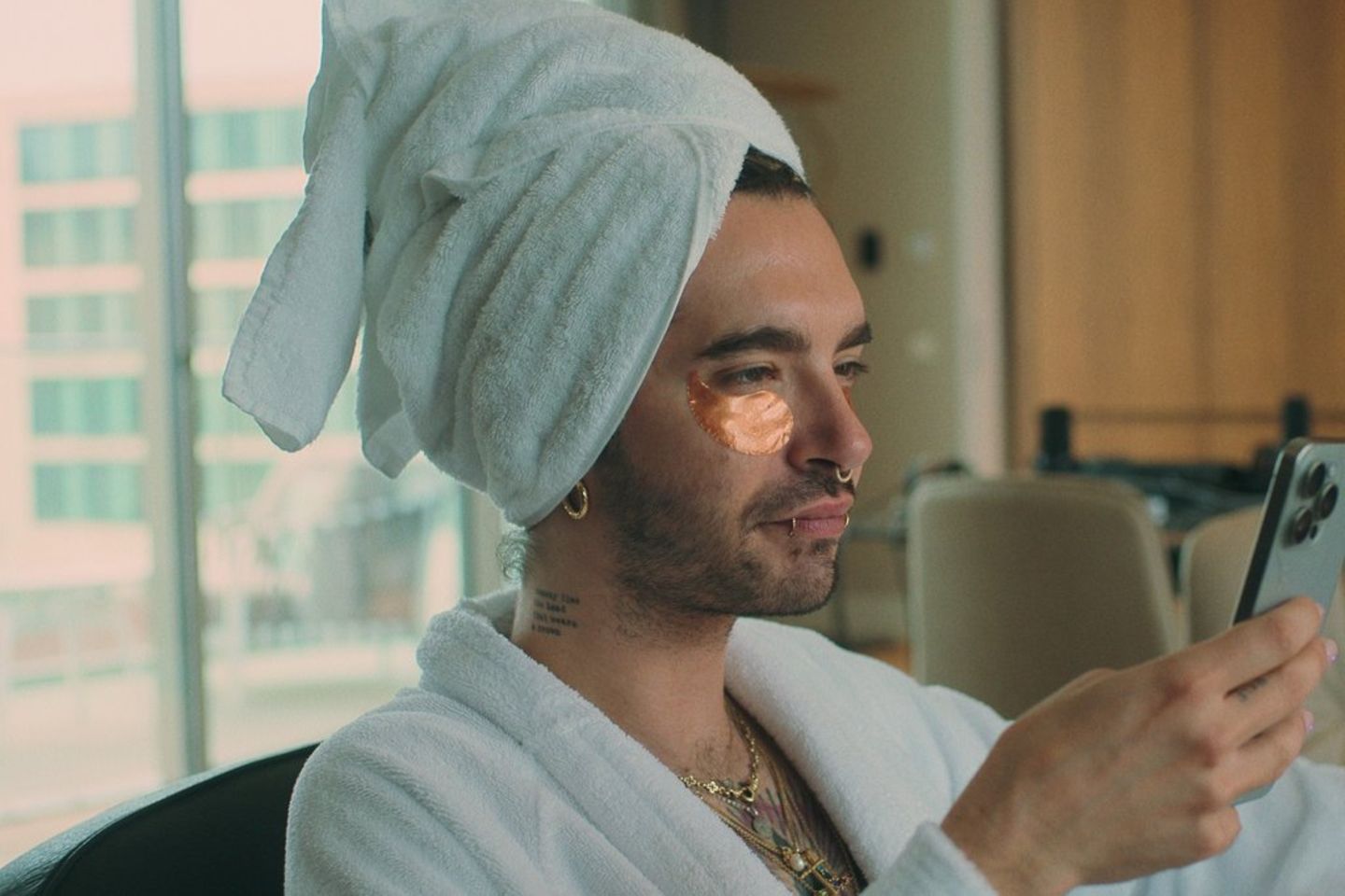 Bill Kaulitz und sein Bruder Tom kehren mit neuen Folgen ihrer Netflix-Serie "Kaulitz & Kaulitz" zurück.