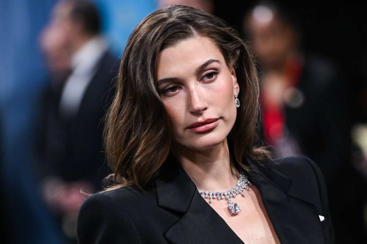 Hailey Bieber hat im Jahr 2024 ihren Sohn Jack Blues zur Welt gebracht.