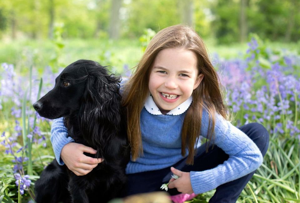 Prinzessin Charlotte posierte 2022 für ihr Geburtstagsfoto mit Hunde-Dame Orla.